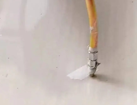 旅顺口瓷砖空鼓维修公司专业解答在瓷砖铺贴过程中，如果使用的砂料过粗（如全部使用了粗砂），可能会导致以下问题